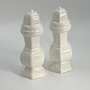 White elegant salt and pepper‎ 5" shakers